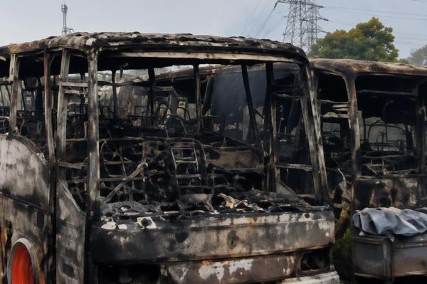 Penampakan Puluhan Bangkai Bus Terbakar di Pangkalan PO Cikarang Bekasi, Total Hampir 50 Unit