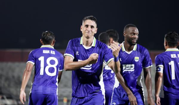 Luka Menalo Siap Bersaing di Persib, Tak Takut Pemain Timnas Indonesia