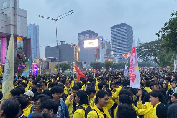 Massa Demo BEM UI Mulai Bubarkan Diri, Tinggalkan Dukuh Atas Menuju Senayan