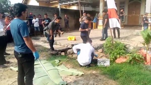 Warga Lampung Timur Dikejutkan Temuan Pria Tewas di Depan Rumah, Mulut Berbusa