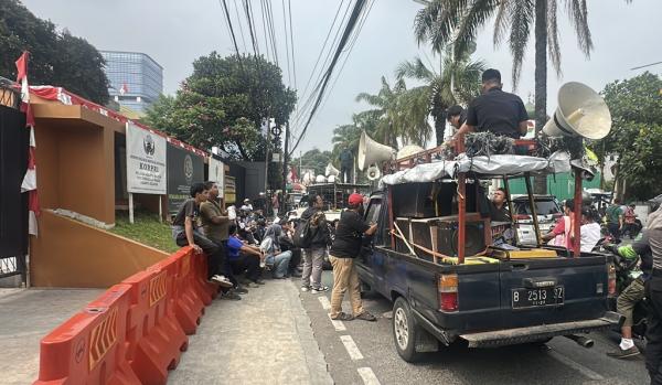 Sidang Praperadilan Eks Jampidsus Febrie Adriansyah, Massa Geruduk PN Jaksel