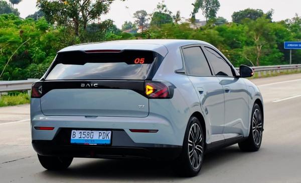BAIC T1 Belakang