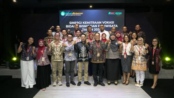 3.870 Lulusan Alfamart dan Alfamidi Class Terserap Kerja, 794 Guru Vokasi Lulus Penguatan Kompetensi