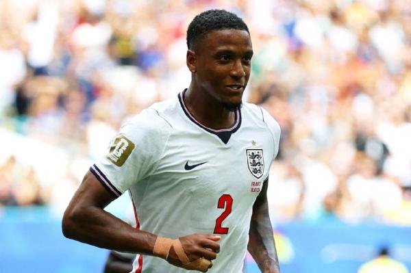 Bek Timnas Inggris, Ezri Konsa Bek Timnas Inggris, Ezri Konsa. (Foto: Mint)