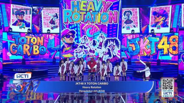 Toton Caribo X JKT48 di Mahakarya RCTI 37. (Foto: RCTI+)