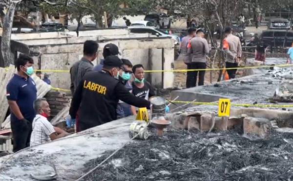Kebakaran Kampung Adat Sade Lombok, Tim Labfor Polda Bali Olah TKP di Titik Api