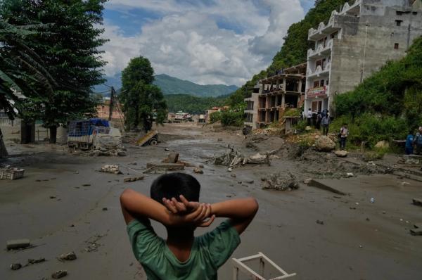 Kisah Banjir Nepal Hanyutkan Brankas Bank, Warga Curi Uang Miliaran Rupiah