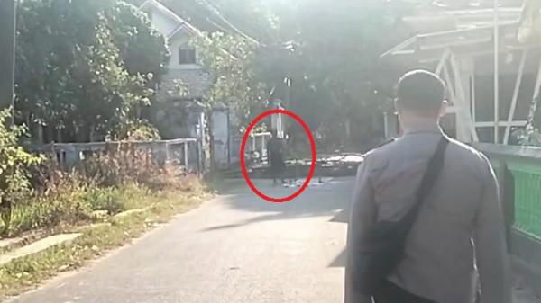 Terungkap Pemicu Sekdes Ngamuk Bawa Celurit di Bangkalan, Tersinggung Merasa Dimusuhi Warga