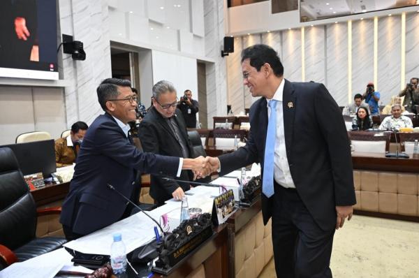DPR-Pemerintah Sepakat Target Pertumbuhan Ekonomi 6 Persen di 2027, Rupiah Rp17.500 per Dolar AS
