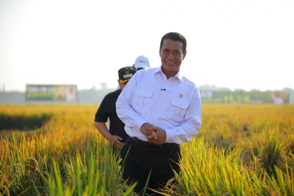 Mentan Amran Siapkan Pompanisasi hingga Benih Tahan Kekeringan untuk Hadapi El Nino