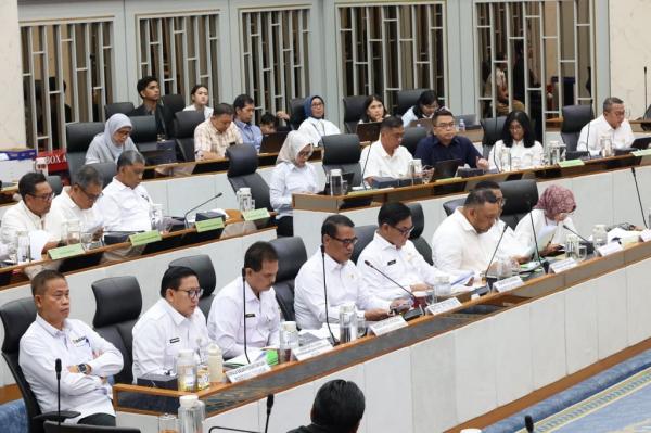 Mentan Rapat Kerja Mentan Andi Amran Sulaiman saat rapat kerja bersama Komisi IV DPR, Selasa (1/9/2026). (Foto: Istimewa)