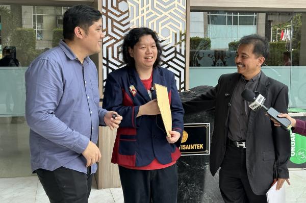 Roy Suryo Heran Gelar Kehormatan Gibran Hilang di SK Penyetaraan Ijazah S1