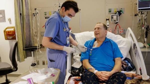 Tim Andrews Tim Andrews, pasien dengan ginjal babi. (Foto: Massachusetts General Hospital)