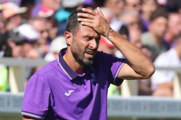Fiorentina Pecat Fabio Grosso Usai Awal Musim Buruk, Belanja Rp3 Triliun Sia-Sia