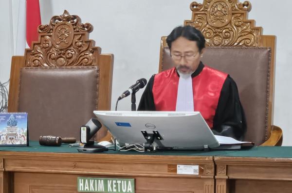 Cerita Hakim Praperadilan Roy Suryo Tak Bisa Terbang dari Bali gegara Erupsi Anak Krakatau, Akhirnya Naik Kereta