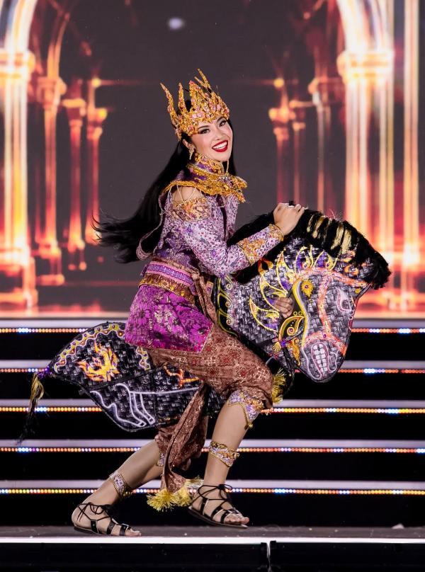 Audrey Bianca Kuda Lumping Miss Indonesia 2025 Audrey Bianca tampilkan Tari Kuda Lumping di Miss World 2026. (Foto: Instagram)