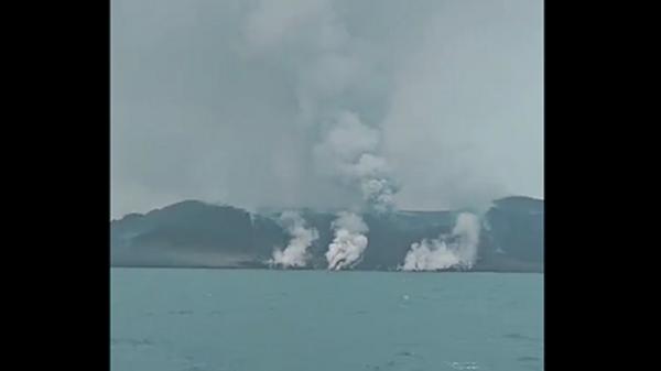Gunung Anak Krakatau Kembali Semburkan Abu, Gempa dan Tremor Masih Terekam