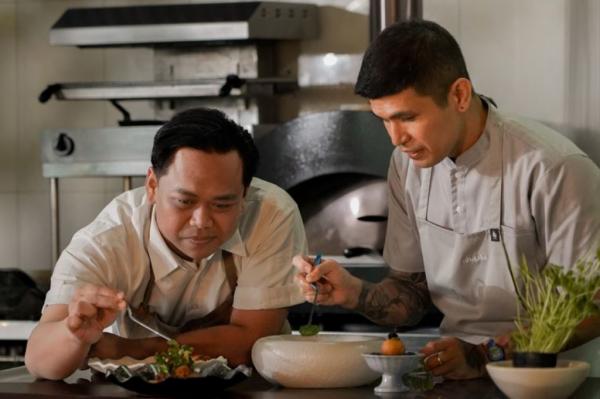 Resinda Hotel Karawang Harmoni Rasa Resinda Hotel Karawang menghadirkan Harmoni Rasa Nusantara, kolaborasi dua chef yang mengangkat lima hidangan khas Indonesia dalam konsep kuliner modern. (Foto: ist)