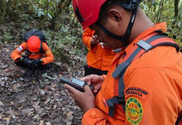 SAR Evakuasi Pendaki asal Kediri Tersesat di Gunung Semeru usai 7 Jam Pencarian