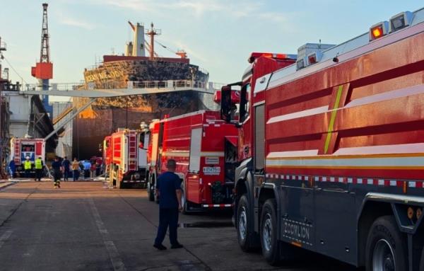 Kapal Kargo Terbakar di Pelabuhan China, 25 Orang Tewas