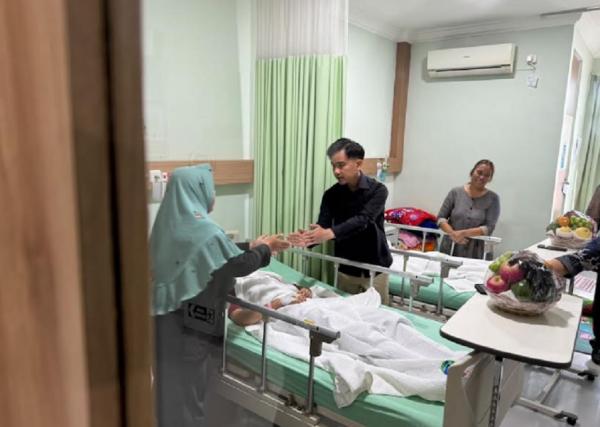 Usai Dijenguk Wapres Gibran, Siswi Korban Keracunan MBG di Berastagi Dirujuk ke Jakarta