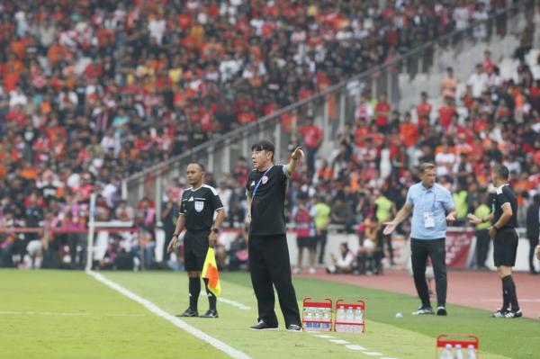 Persija Taklukkan Persib di SUGBK, Shin Tae-yong: Hadiah Spesial untuk The Jakmania!