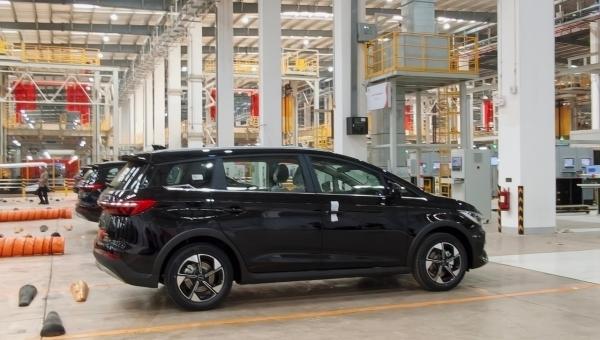 Trump Buka Peluang Mobil China Masuk Amerika, Syaratnya Produksi di AS