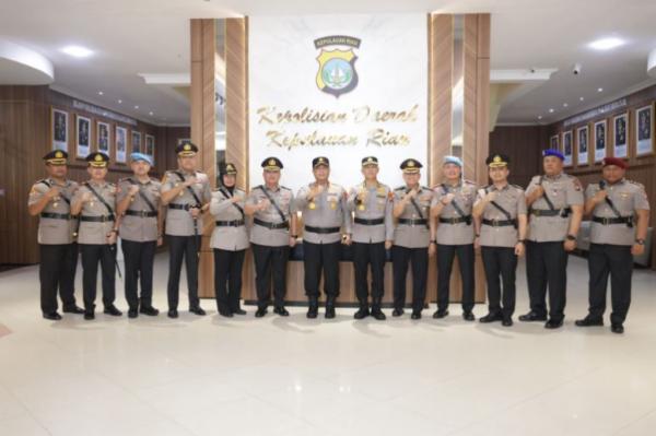 Sertijab di Polda Kepri, Ini Daftar 4 Pejabat Utama dan 2 Kapolres yang Diganti