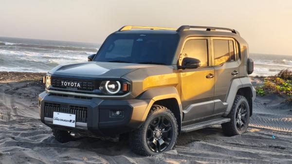 Land Cruiser FJ Land Cruiser FJ di kawasan Gumuk Pasir, Yogyakarta. (Foto: Dani M Dahwilani)