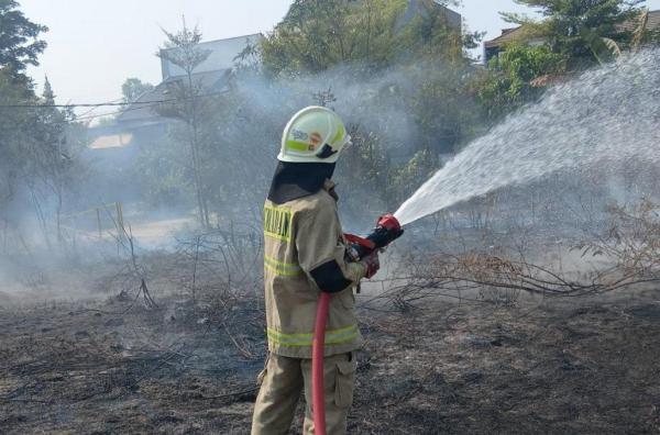 65 Kebakaran Terjadi sejak Juli, Damkar Minta Warga Jakut-Kepulauan Seribu Tak Bakar Sampah