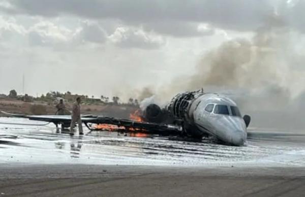 Duh! Pilot-Kopilot Mabuk, Pesawat Jet Pribadi Tergelincir hingga Terbakar