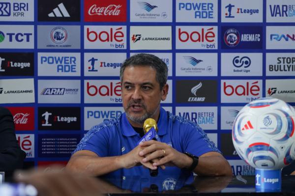 Derby Jatim Panas! Arema FC Waspadai Persik Kediri, Marcos Santos Bongkar Pemain Berbahaya