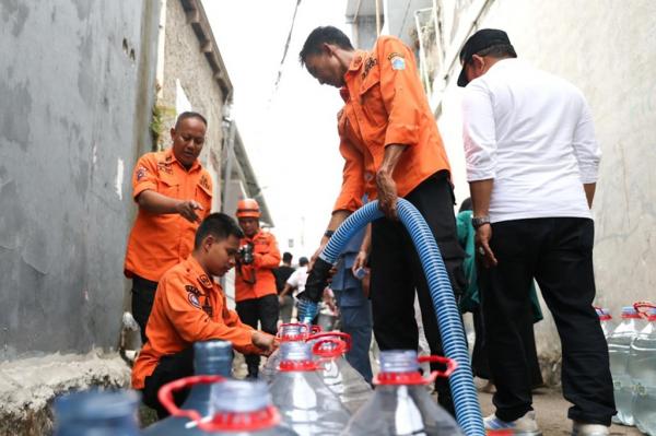Kemarau Panjang, BPBD Jaksel Salurkan 44.000 Liter Air ke 195 KK Terdampak Kekeringan