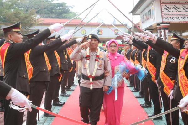 Tongkat Komando Berganti, AKBP Hendri Nupia Jabat Kapolres Simalungun Gantikan AKBP Marganda
