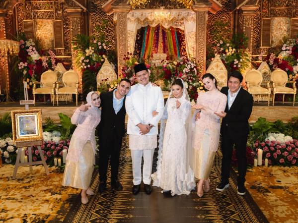 Pernikahan adik alm Olga Syahputra Pernikahan adik almarhum Olga Syahputra dihadiri Raffi Ahmad. (Foto: Instagram)