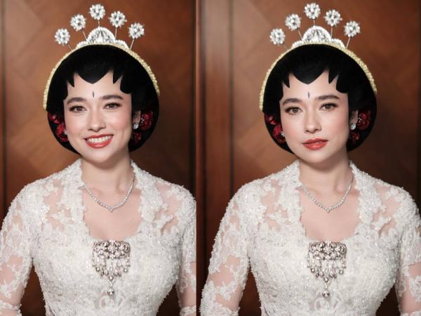Foto Amanda Rigby di Hari Pernikahan dengan Andre Taulany, Cantik dengan Paes Jawa