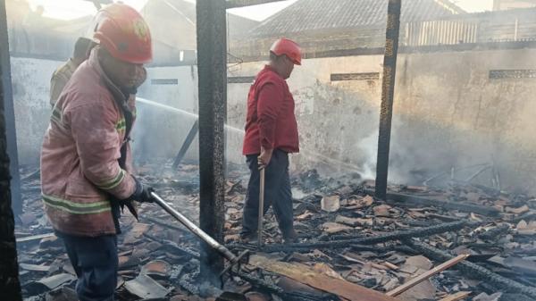 Rumah Warga Sragen Terbakar, Uang Tunai Rp50 Juta dan Sertifikat Tanah Hangus