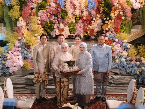 Lamaran Abe dan Bella Momen lamaran Abe dan Bella. (Foto: Instagram)
