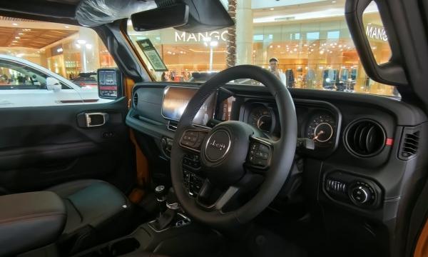 Jeep Wrangler Golden