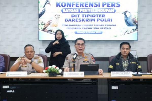 Selundupkan Ribuan Burung ke Sidoarjo, 2 WNA Vietnam Jadi Tersangka