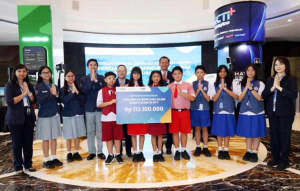 MNC PEDULI 3 MNC Peduli salurkan donasi dari Global Prestasi School untuk Korban Gempa NTT. (Foto: Aziz Indra)