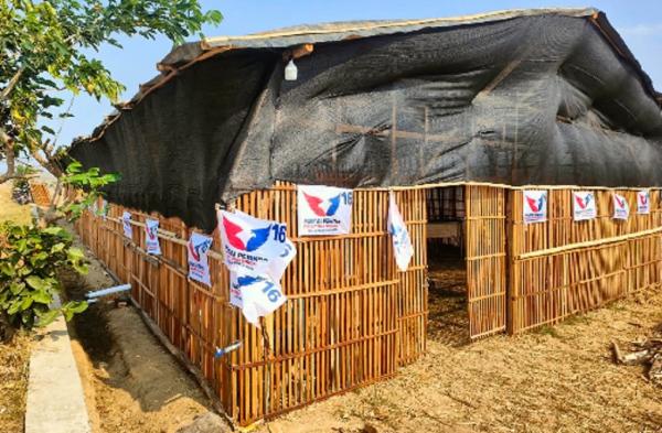 Perindo Pati Kandang Bebek DPD Partai Perindo Kabupaten Pati, Jawa Tengah, menyerahkan bantuan kandang bagi peternak bebek Peking di Gunugpanti. (Foto: iNews)
