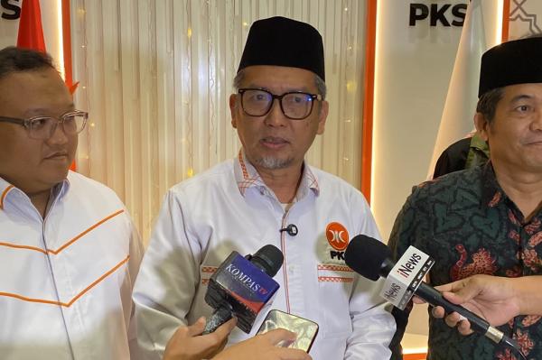 Presiden PKS Minta Fraksinya di DPR Kaji Usulan Hak Angket Usut Ijazah Gibran