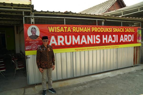 Manfaat pembiayaan LPDB Koperasi Manfaat pembiayaan LPDB Koperasi dirasakan pelaku UMKM yang mengakses modal melalui koperasi, salah satunya usaha Arumanis Haji Ardi di Sleman, Yogyakarta. (Foto: LPDB Koperasi)