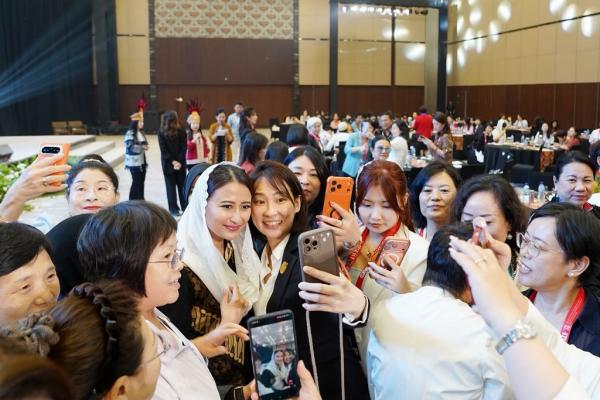 Wamendag Dyah Roro Esti Widya Putri Wamendag Dyah Roro Esti Widya Putri di acara Women Business and Investment Forum (IWBF) 2026 di sela-sela pelaksanaan kegiatan Trade Expo Indonesia (TEI) ke-41 di ICE BSD City, Tangerang, Banten, Kamis (15/10/2026). (Foto: Dok. Kemendag)