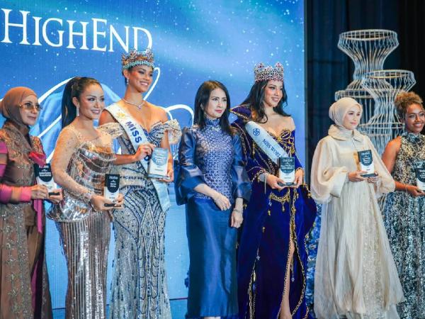 Erlyanie, owner B Erl Cosmetics, menerima HighEnd Magazine Awards 2026. (Foto: Istimewa)