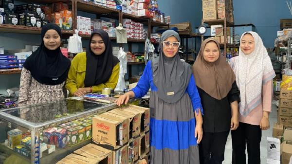 Nilam Sari mengembangkan usaha BRILink Agen hingga memiliki 15 gerai di kawasan perkebunan dan industri di Medan, Sumatera Utara. (Foto: Istimewa).