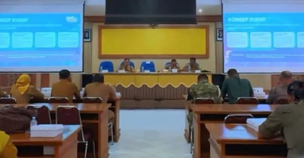 Pemkab Ponorogo 2 Warga Ponorogo bersiap-siap untuk menyambut Kemilau Pekan Raya Ponorogo yang digelar pada 3–6 November 2026 di Alun-Alun Ponorogo. (Foto: Pemkab Ponorogo)