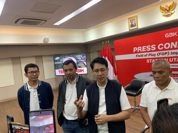 PPKGBK mulai memperkuat struktur lapangan SUGBK (Foto: Reynaldi Hermawan)