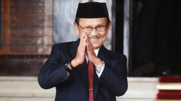 11 Habibie 2 BJ Habibie disebut sebagai Bapak Teknologi. (Foto MPI).